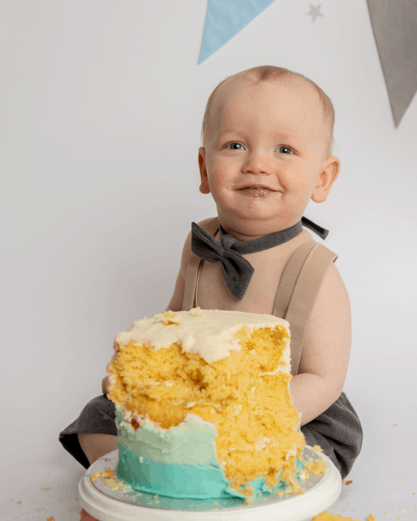 Brady’s 1st Birthday Cakesmash Photoshoot